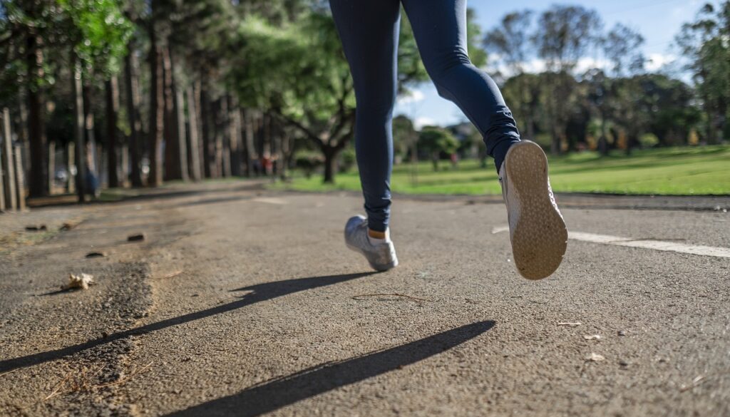 running woman race athlete sport 4782722