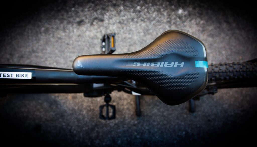 saddle bike sport bicycle cycling 2610930
