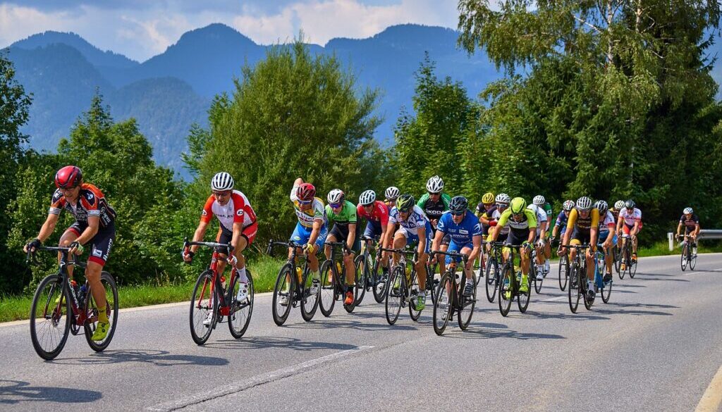 sports cycling races cycles move 4663417